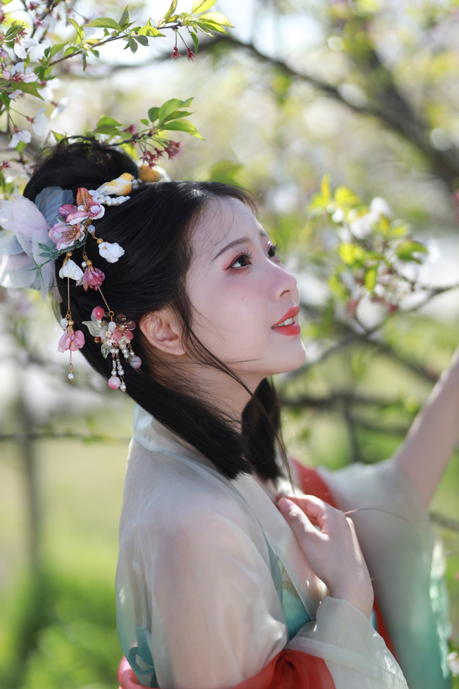许雅琴